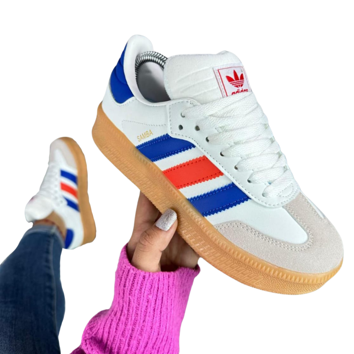 ADIDAS SAMBA PLATAFORMA MUJER: ¡El Estilo que Necesitas! Las ADIDAS SAMBA PLATAFORMA MUJER son la combinación perfecta de estilo, comodidad y altura adicional que muchas mujeres buscan en un par de zapatillas. Con un diseño clásico que ha evolucionado a lo largo de los años, las Samba Plataforma se han convertido en un ícono de la moda urbana. En Onlineshoppingcenterg, te ofrecemos la mejor selección para que encuentres el modelo perfecto.  ¿Por Qué Elegir ADIDAS SAMBA PLATAFORMA MUJER? Las zapatillas Adidas Samba mujer son conocidas por su versatilidad y diseño atemporal. La versión de plataforma añade un toque moderno, ideal para quienes buscan elevar su estilo sin sacrificar la comodidad. Estas zapatillas no solo destacan por su apariencia, sino también por su durabilidad y calidad, características que han hecho de Adidas una marca líder en el mundo de la moda deportiva.  Características Destacadas Estilo y Comodidad: Las Adidas Samba mujer se destacan por su diseño retro con una suela de plataforma que ofrece comodidad durante todo el día. Son perfectas para cualquier ocasión, desde una salida casual hasta un evento más formal.  Materiales de Alta Calidad: Fabricadas con materiales duraderos, las Adidas Samba mujer blancas y Adidas Samba negras mujer son resistentes y fáciles de combinar con cualquier outfit.  Disponibilidad de Colores: En Onlineshoppingcenterg, puedes encontrar una variedad de colores, incluyendo las populares Adidas Samba rosas, Adidas Samba verdes mujer, y las clásicas Adidas Samba mujer blancas.